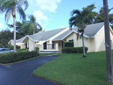 10917 Lake Front Place Boca Raton, FL 33498
