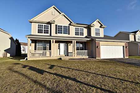 307 Hemlock Ln Oswego, IL 60543
