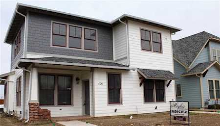 605 E Wall Street Grapevine, TX 76051