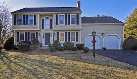 23 Amys Way Franklin, MA 02038