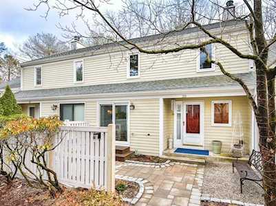 20 Fifer Ln #20 Lexington, MA 02420
