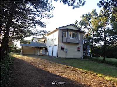 189 Sand Dune Ave NW Ocean Shores, WA 98569
