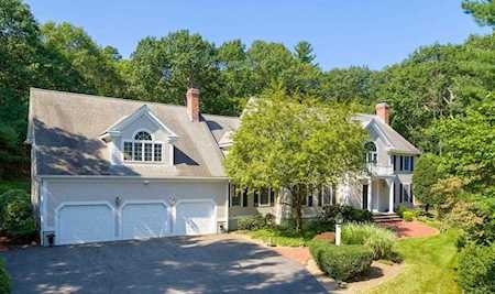 293 Far Reach Rd Westwood, MA 02090