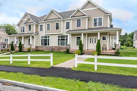 20 Saint James Dr #20 Andover, MA 01810