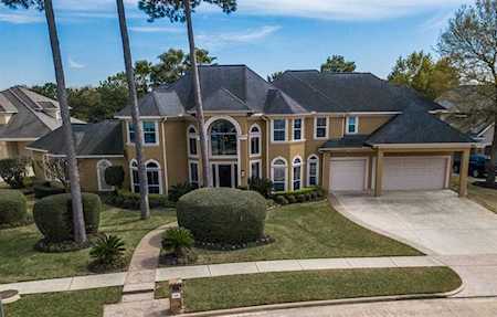 15 Lochbury Dr Spring, TX 77379