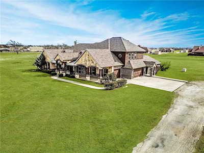 6311 Lucky Spur Lane Sanger, TX 76266
