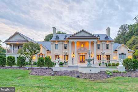 938 Peacock Station Rd Mclean, VA 22102