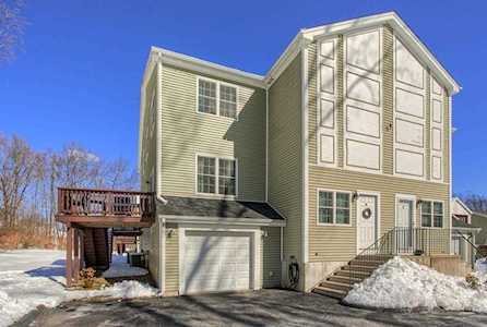 4 Knotts St #4 Hudson, MA 01749
