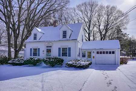 23 Kenilworth Road Shrewsbury, MA 01545