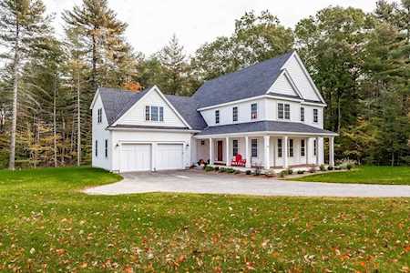 10 Bristol Pond Rd Norfolk, MA 02056