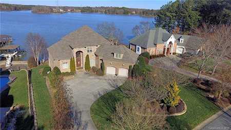 9204 Sherbourne Ln Sherrills Ford, NC 28673