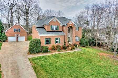 112 Castle Tower Dr Mooresville, NC 28117