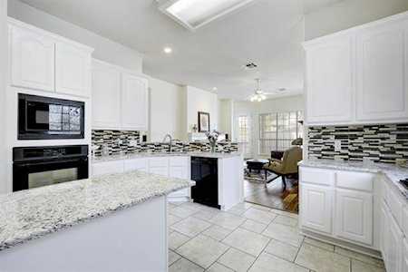 7204 Gentle Oak Dr Austin, TX 78749
