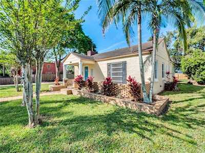 689 Overspin Drive Winter Park, FL 32789