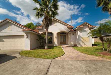320 Radisson Place Oviedo, FL 32765