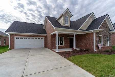 1040 Villas Dr Stanley, NC 28164