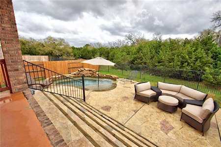 541 Catalina Ln Austin, TX 78737