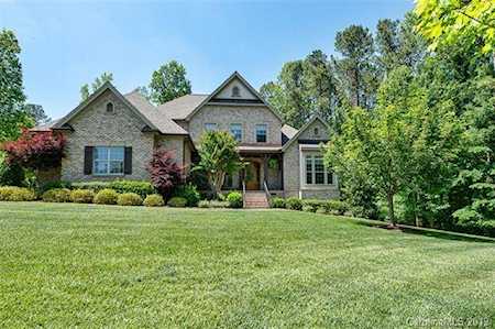 4580 River Oaks Rd Lake Wylie, SC 29710