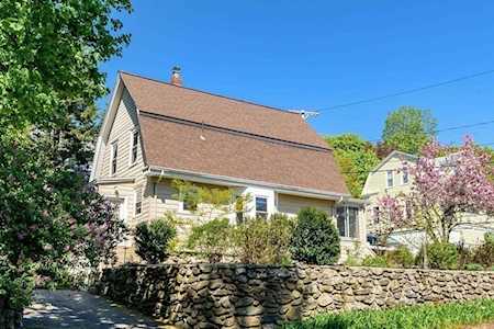 41 Baker Ave Lexington, MA 02421
