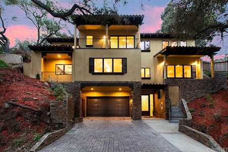 2566 E Chevy Chase Drive Glendale, CA 91206