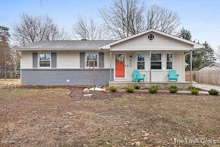 820 NE Parkway Dr Grand Rapids, MI 49525