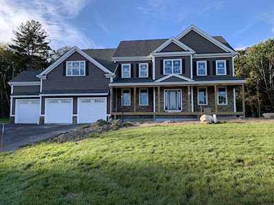 8 Hunters Ridge Way Lot 7 Hopkinton, MA 01748