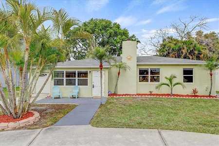 105 2Nd Street Belleair Beach, FL 33786