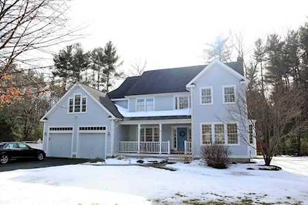 18 Cricket Court Stow, MA 01775