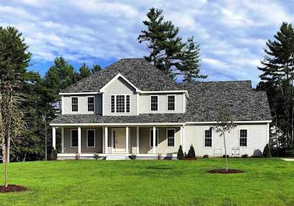 4 Summers Circle Upton, MA 01568