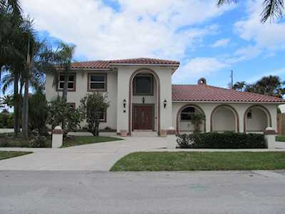 18 Duke Drive Lake Worth, FL 33460