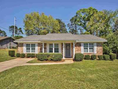 2438 Dundee Drive Tallahassee, FL 32308
