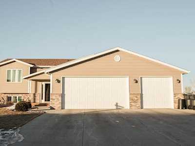 708 SE 14th St Mandan, ND 58554