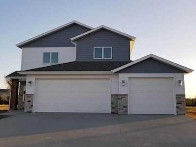 3926 Meridian Dr Bismarck, ND 58504