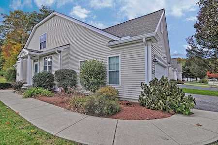 131 Clubhouse Ln #131 Northbridge, MA 01534