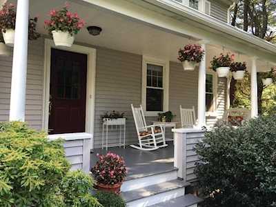 18 Jones Rd Weston, MA 02493