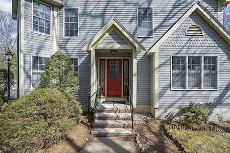 18 Forest Ln #18 Hopkinton, MA 01748