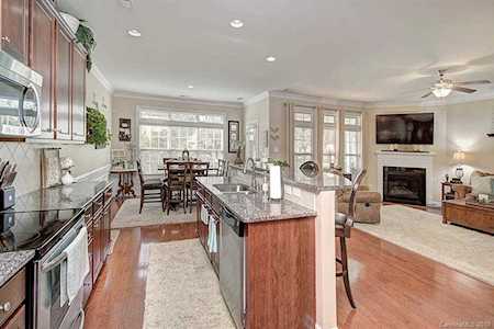8457 Loxton Circle Charlotte, NC 28214