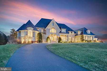 22662 Creighton Farms Dr Leesburg, VA 20175