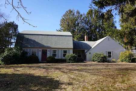 95 Howland Rd Westport, MA 02790