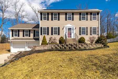 3 Megan Cir Clinton, MA 01510