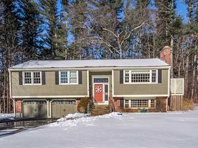 69 Peabody Dr Stow, MA 01775