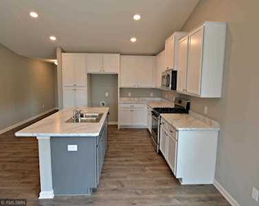 4512 Cobalt Drive Woodbury, MN 55129