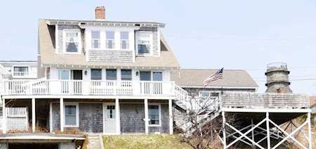 24 Standish Ave Hull, MA 02045
