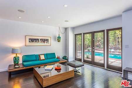 1555 Rising Glen Road Los Angeles, CA 90069