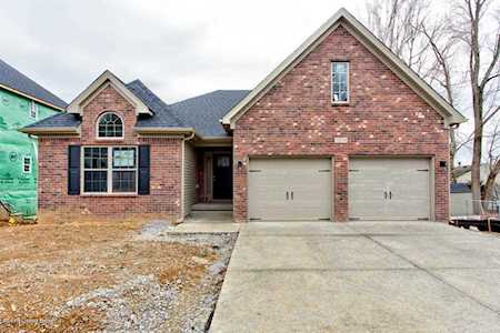 10218 Park Lake Dr Louisville, KY 40229