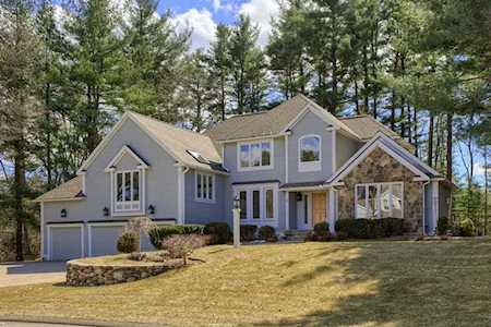 6 Meadow View Ln Andover, MA 01810
