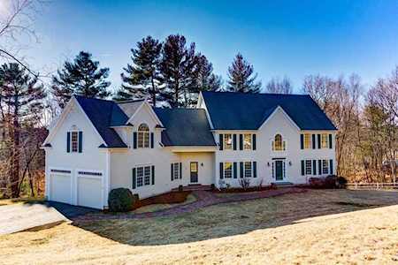 15 Tammer Ln Hopkinton, MA 01748
