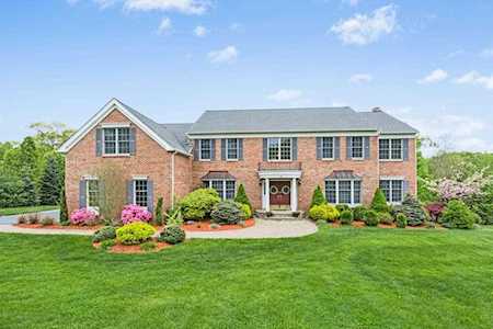 35 Bridle Ridge Dr Grafton, MA 01536