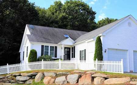 11 Carriage Path #11 Uxbridge, MA 01569