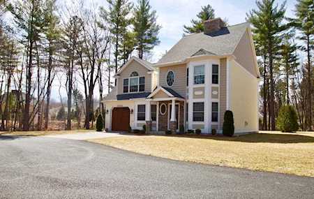 39 Buckingham #39 Tewksbury, MA 01876
